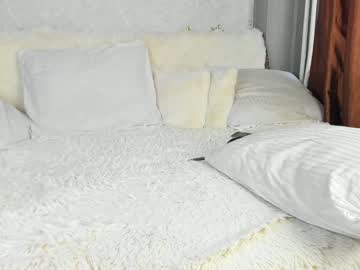 Nude girl flying_angel_ image #2037790