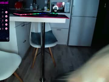 Nude couple kissallisse image #1464412