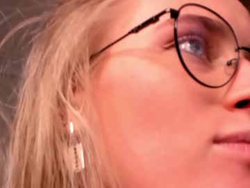 Nude girl linellali image #2699708