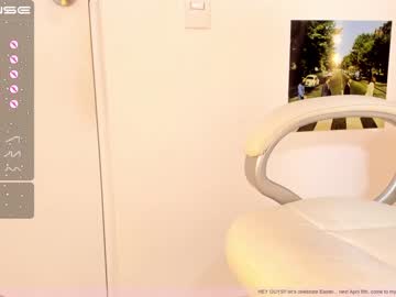 Nude girl little_effy18 image #4025150