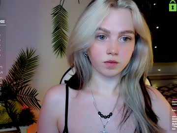 Nude girl small_blondee image #4829568