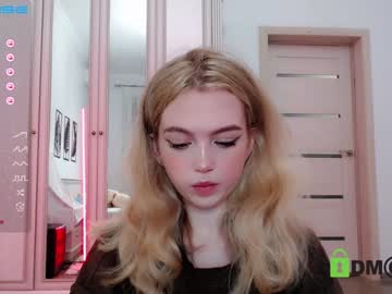 Nude girl small_blondee image #3420746