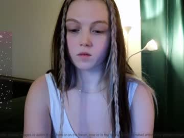 Nude girl small_blondee image #6214124