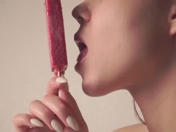 Nude girl helenmoors image #4023370