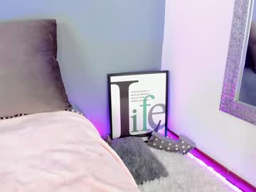 Nude girl saschaholmen image #2813970