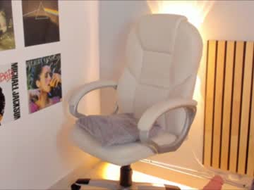 Nude girl little_effy18 image #5093108