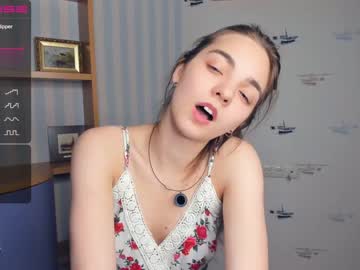 Nude girl shy_media image #4351131