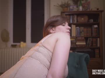 Nude girl claire_moulin image #1020703