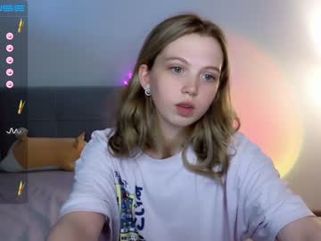 Nude girl small_blondee image #4624153