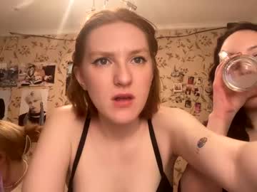 Nude couple greedbiiitchs image #4305402