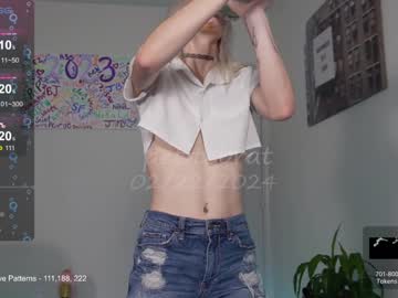 Nude girl petitebrat image #6390043