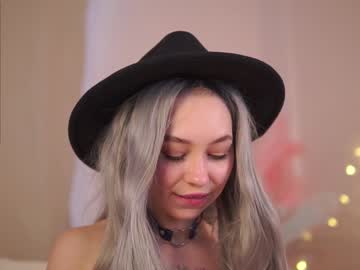 Nude girl gucci_juice image #286353