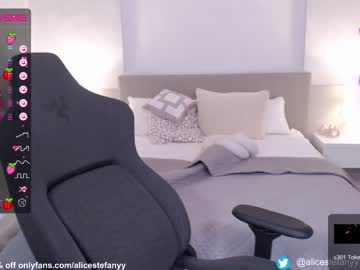 Nude girl smileyouarehere image #4729200