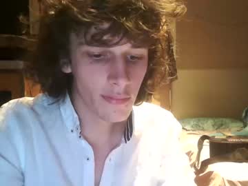 cutehungguy2000 nude cam