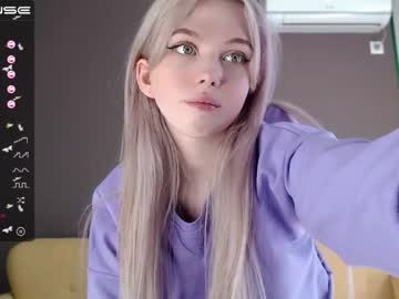 Nude girl small_blondee image #1563793