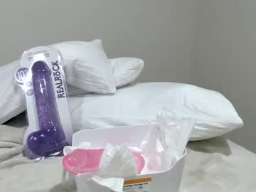 Nude girl hornypetitegirl77 image #3631397