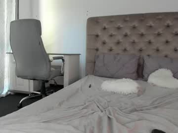 Nude girl bella_halls image #5260537