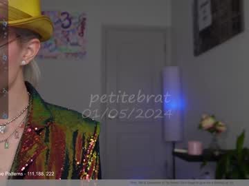 Nude girl petitebrat image #6045589