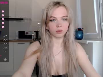 Nude girl small_blondee image #1527631