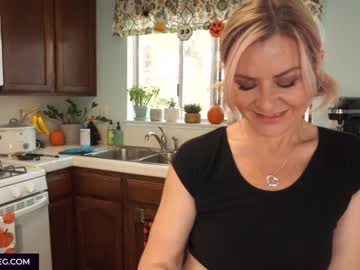 Nude girl nikkinutmeg image #309892