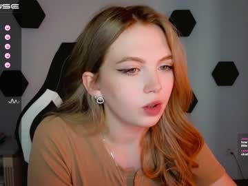 Nude girl small_blondee image #4588710