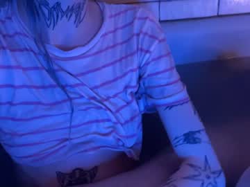 double_dead_blonde nude cam