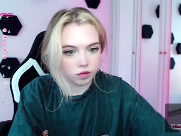 Nude girl small_blondee image #4223228