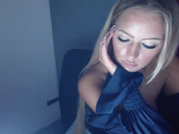 Nude girl shy_zorii image #2399510