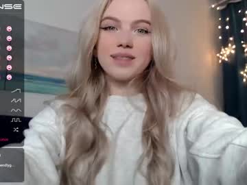 Nude girl small_blondee image #1403131