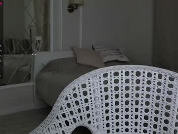 Nude girl _guesswhat_ image #998346