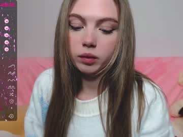 Nude girl small_blondee image #2995371