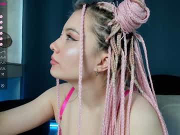 Nude couple _blowjob_queen_ image #1543070