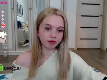 Nude girl small_blondee image #3344323