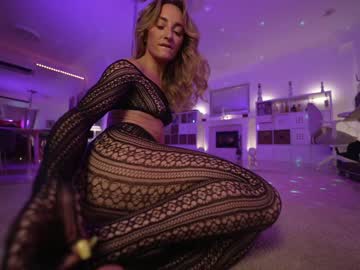 Nude girl hannahjames710 image #4294206