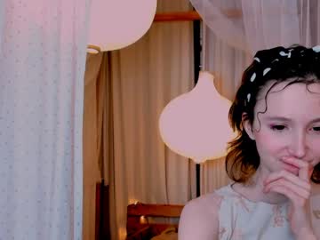 Nude girl hailiemills image #3026185