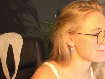 Nude girl linellali image #2995261