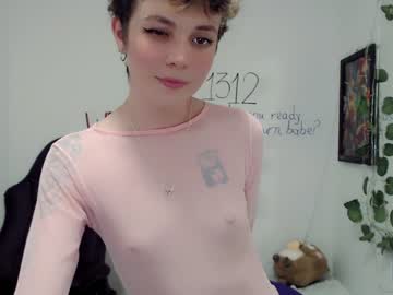 aria_yummy_ nude cam