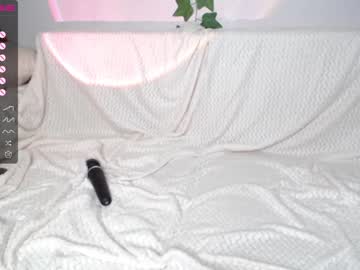 Nude girl shycinderella image #3638480