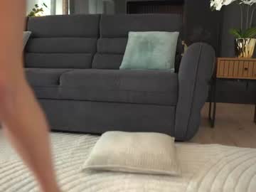 Nude girl bee_______ image #6718713