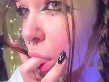 Nude girl bbbeth_ image #4062425