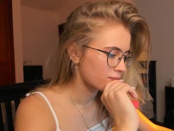 Nude girl linellali image #3125224