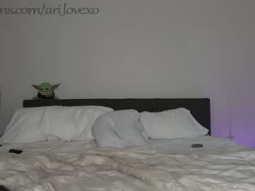 Nude couple ari_lovexo image #4005932