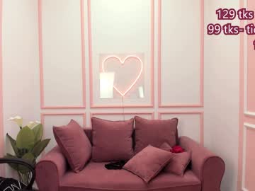 Nude girl c_a_s_s_i_e image #4072706