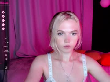 Nude girl small_blondee image #2465287