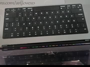 Nude couple ari_lovexo image #4047401