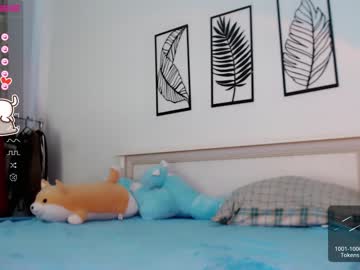 Nude girl small_blondee image #3200185