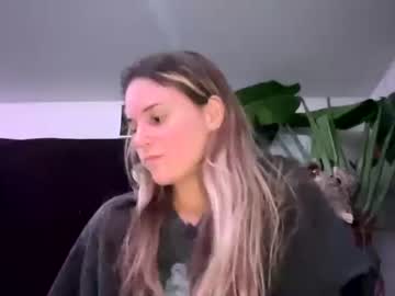 Nude girl bananascoconutz image #6306482