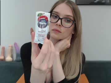 Nude tranny cutiewhitefox image #453401