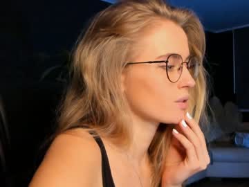 Nude girl linellali image #2885030