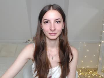 Nude girl shy_cut1e image #4931898